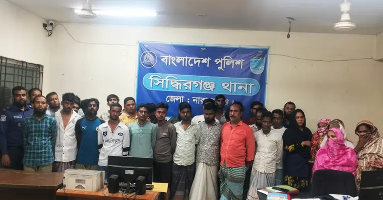 পুলিশি হেফাজতে গ্রেপ্তার আসামিরা